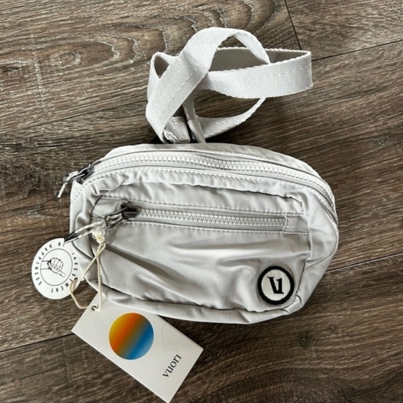 Vuori Hip Pack Belt Bag Fanny Pack in Salt - Picture 5 of 5
